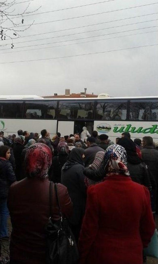 Ayvalıkta Umre Yolcuları Dualarla Uğurlandı