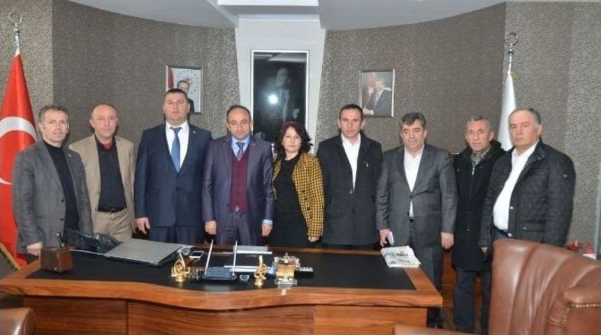 &Uuml;z&uuml;lmez&rsquo;e Muhtarlar Derneği&rsquo;nden İadeyi Ziyaret