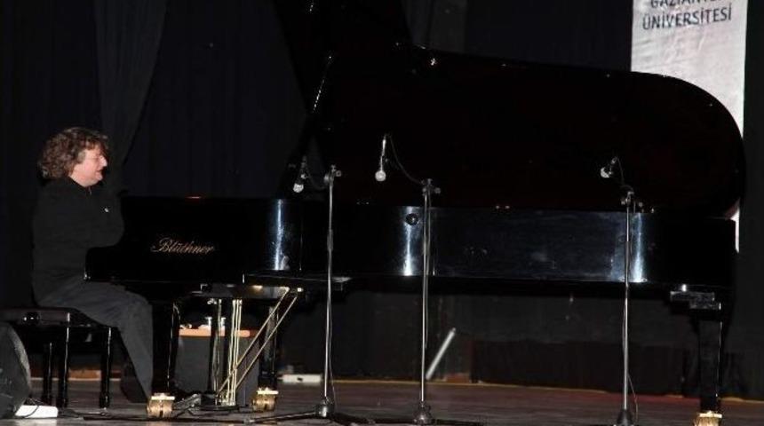 Tuluyhan Uğurlu İle Ga&uuml;n&rsquo;de &Ccedil;ay Keyfi