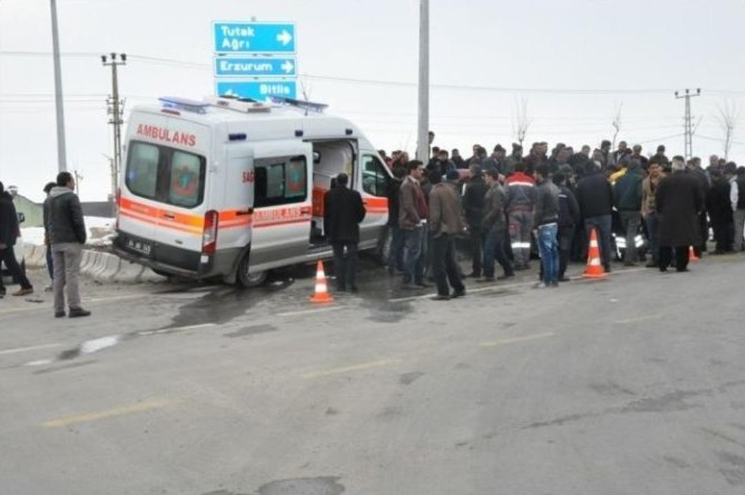 Patnos&rsquo;ta Trafik Kazası: 4 Yaralı