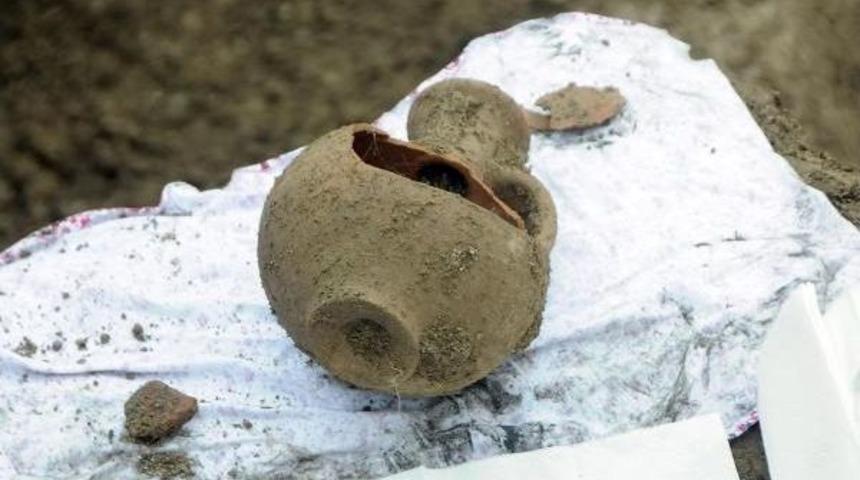 İnşaat &Ccedil;alışması Sırasında Tarihi Mezar Ortaya &Ccedil;ıktı