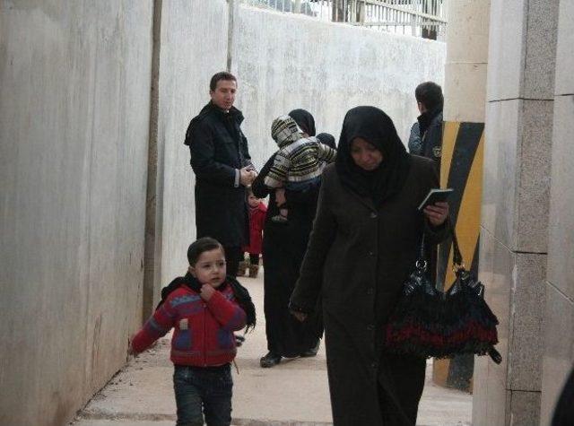Cilveg&ouml;z&uuml; Sınır Kapısı&rsquo;ndan 28 Bin Suriyeli Daha Ge&ccedil;iş Yaptı 1