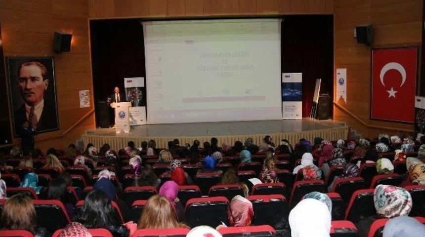 Hakkari&rsquo;de Dijital &Ouml;ğrenme Fırsatlarına Erişim Semineri