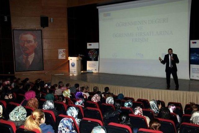 Hakkari’de Dijital Öğrenme Fırsatlarına Erişim Semineri