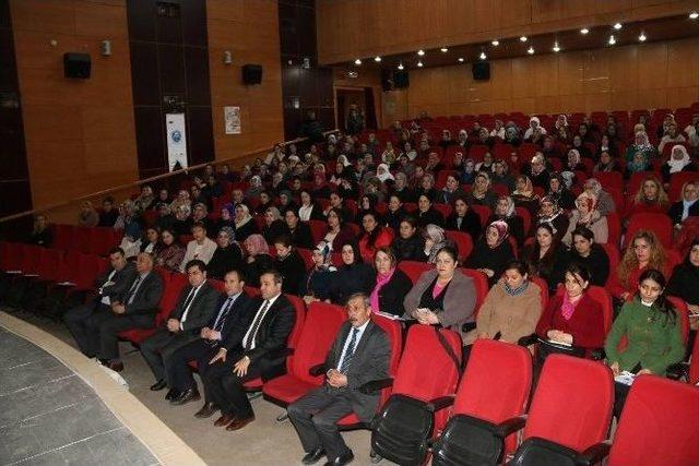 Hakkari’de Dijital Öğrenme Fırsatlarına Erişim Semineri