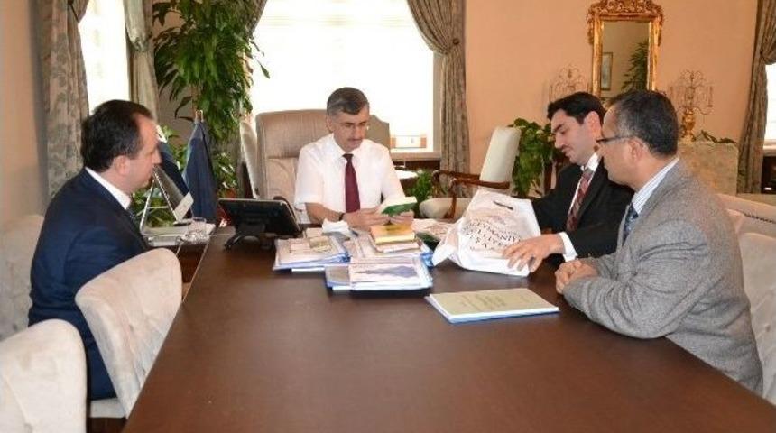 Mimar Sinan Talebe Yurdu Y&ouml;neticilerinden Vali Bektaş&rsquo;a Ziyaret