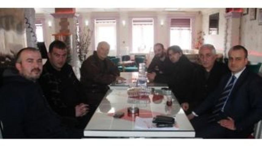 Koman, Gazetecilerle Biraraya Geldi