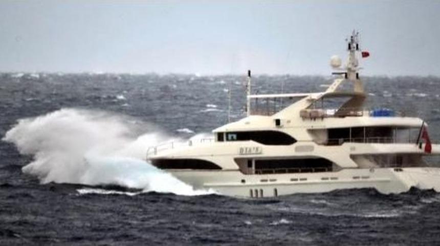 Bodrum'da Fırtınaya Yakalanan Yat Kaptanı Zor Anlar Yaşadı