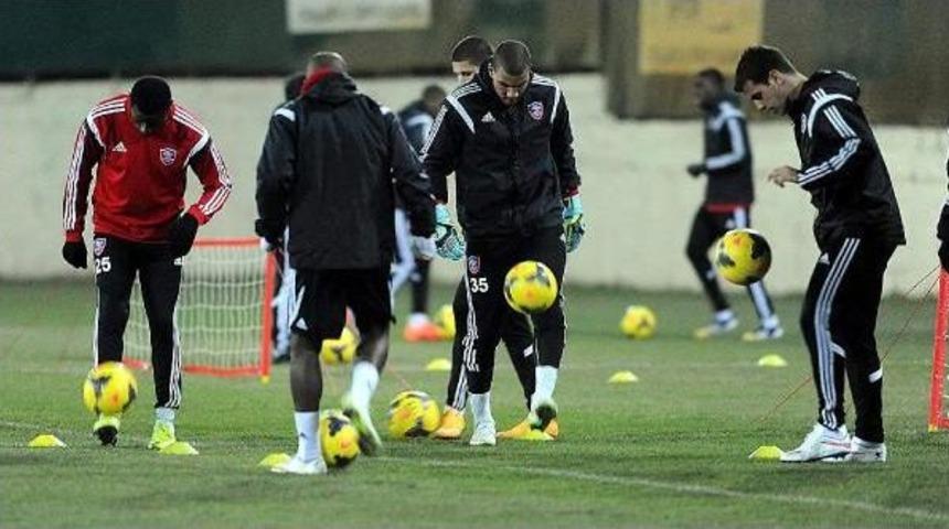 Kardemir Karabükspor Yılmaz Vural'a Emanet (2)