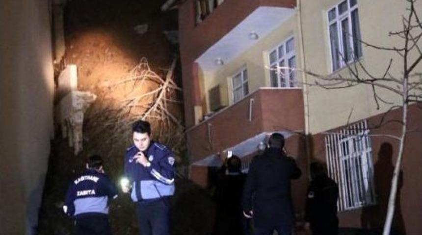 İnşaatın Toprağı Iki Binanın &Uuml;zerine Kaydı