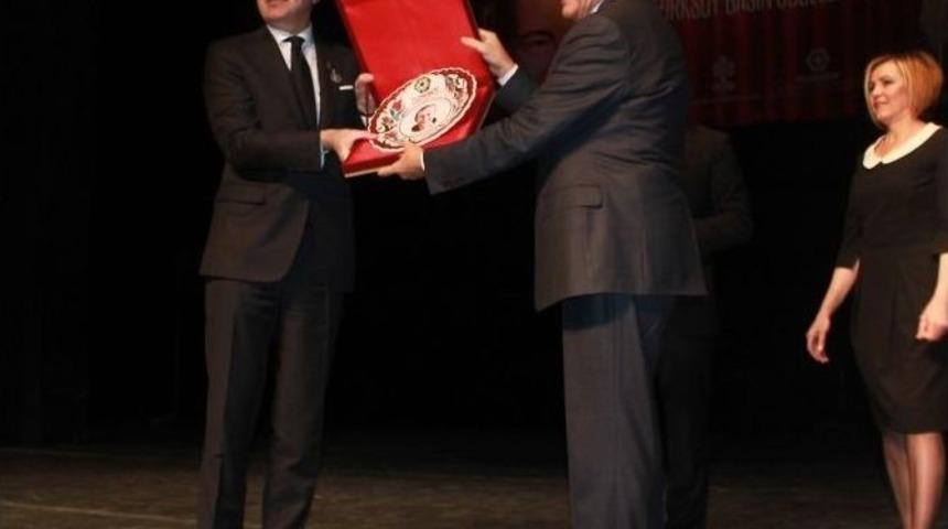 K&uuml;lt&uuml;r Bakanı &Ccedil;elik: &ldquo;&ccedil;ok Devletli, Tek Millet Olarak Yaşamaya Devam Edelim&rdquo;