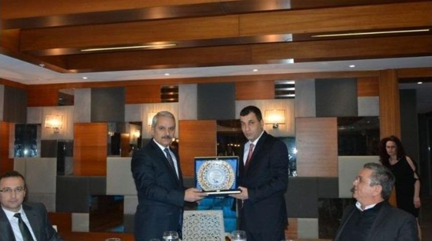 Kaymakam Aksoy&rsquo;dan Tayini &Ccedil;ıkan Daire M&uuml;d&uuml;rlerine Veda Yemeği