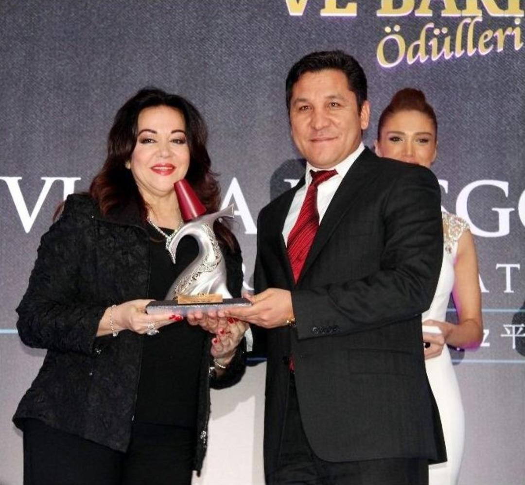 Mevlana Hoşg&ouml;r&uuml; Ve Barış &Ouml;d&uuml;lleri Sahiplerini Buldu