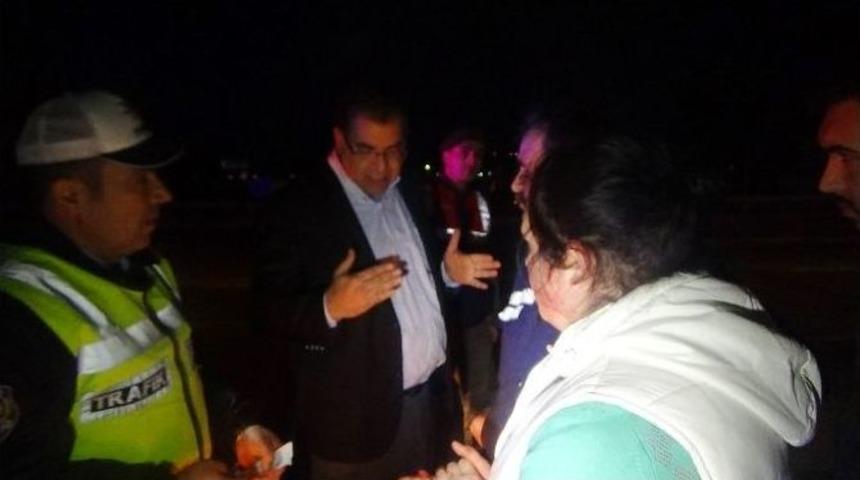 Yayaya Emniyet Şeridinde Otomobil &Ccedil;arptı