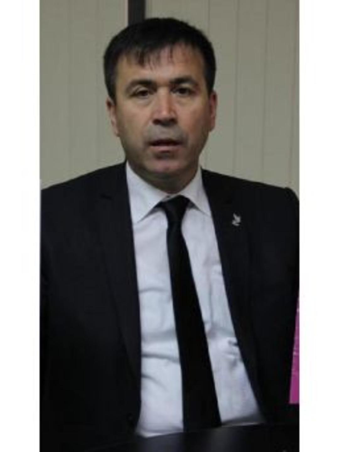 Dsp'li Erkekler Etek Giyecek
