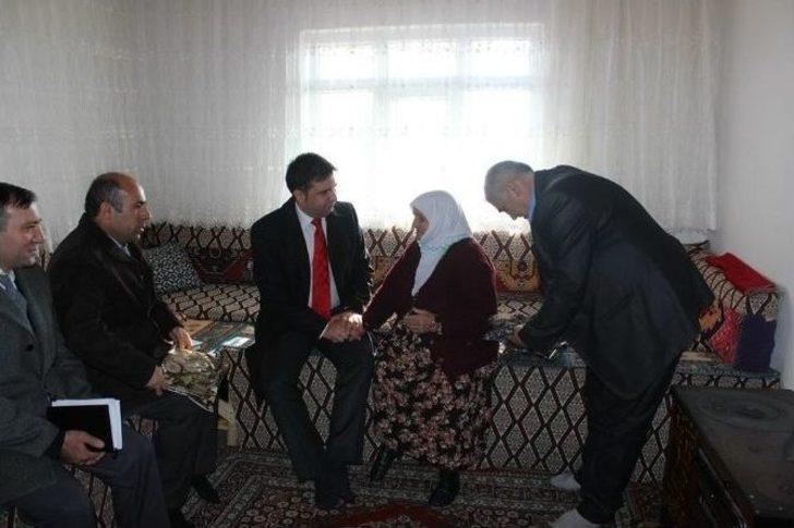 Kadışehri Kaymakamı Ali Doğan İlçedeki Yaşlıları Tek Tek Ziyaret Etti G1