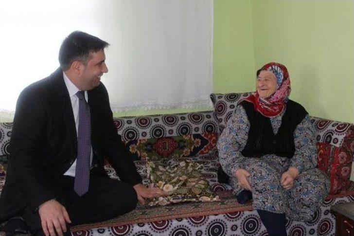 Kadışehri Kaymakamı Ali Doğan İlçedeki Yaşlıları Tek Tek Ziyaret Etti G2