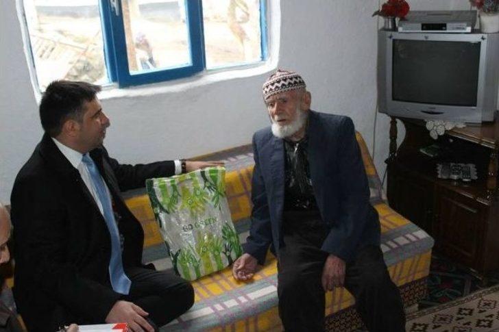 Kadışehri Kaymakamı Ali Doğan İlçedeki Yaşlıları Tek Tek Ziyaret Etti G3