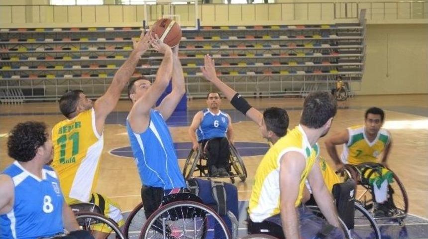 Büyükşehir Belediye Ankaraspor, 2014 Yılında 39 Altın, 46 Gümüş Ve 40 Bronz Madalya Kazandı