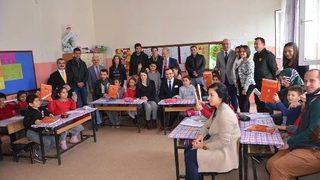 Amasya'da Gönüllü Gençler Ilkokulu Boyadı