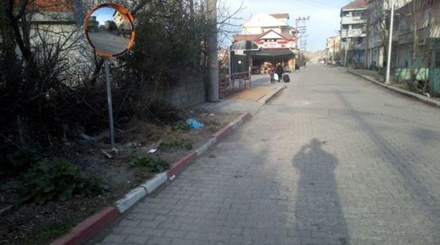 Saltukova&rsquo;da S&uuml;r&uuml;c&uuml;ler İ&ccedil;in Ayna Yerleştirildi