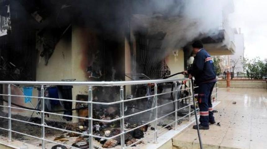 Ev Sahibi Itfaiyeye B&ouml;yle Dedi: Evim Yanıyor, Su Sıkın