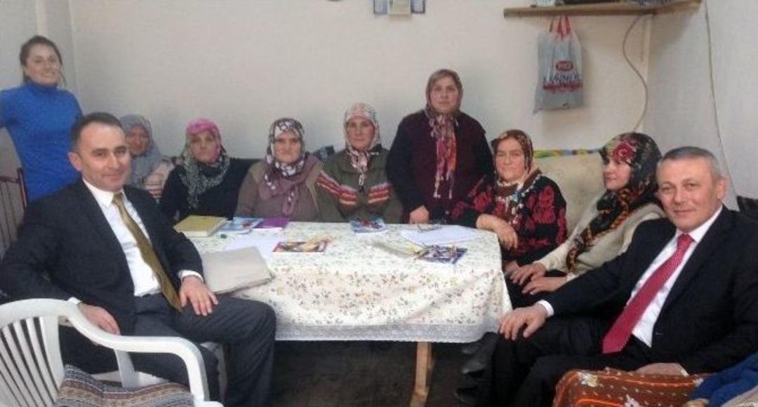 G&ouml;n&uuml;ll&uuml; &Ouml;ğretmenin Okuma Yazma &Ouml;ğrenmeye G&ouml;n&uuml;ll&uuml; &Ouml;ğrencilerinin Sınav Heyecanı