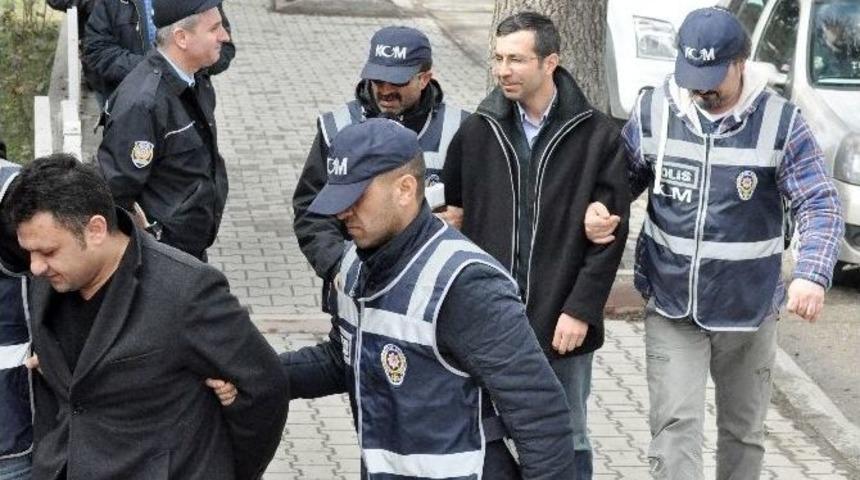 Bolu&rsquo;da Yasadışı Dinleme Operasyonunda Polisler Adliyeye Sevk Edildi