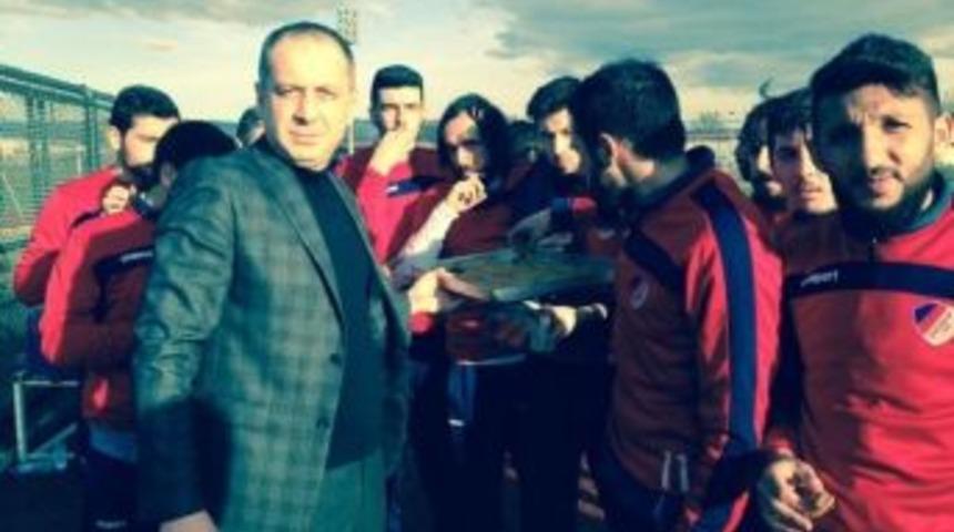 Ak Parti Aday Adayı İnan’dan Düzcespor’a Destek