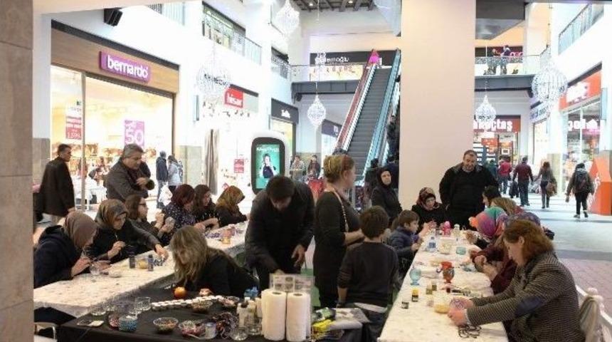 Forum Gaziantep&rsquo;te Kadınlar En G&uuml;zel Mumlukları Yapmak İ&ccedil;in Yarıştı