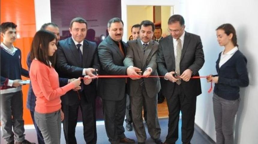 Boz&uuml;y&uuml;k&rsquo;te Zenginleştirilmiş K&uuml;t&uuml;phane A&ccedil;ılışı