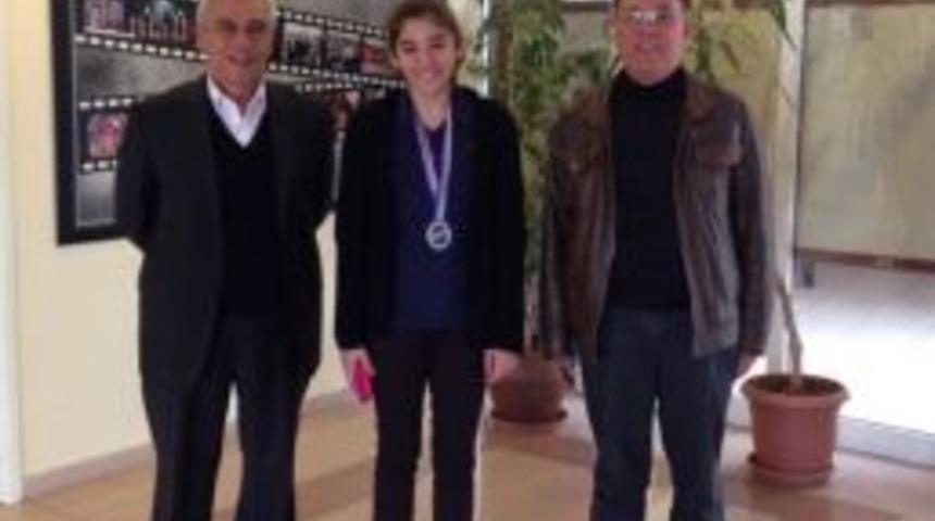 Se&ccedil;kin Koleji Paletli Y&uuml;zmede T&uuml;rkiye 2.si Oldu