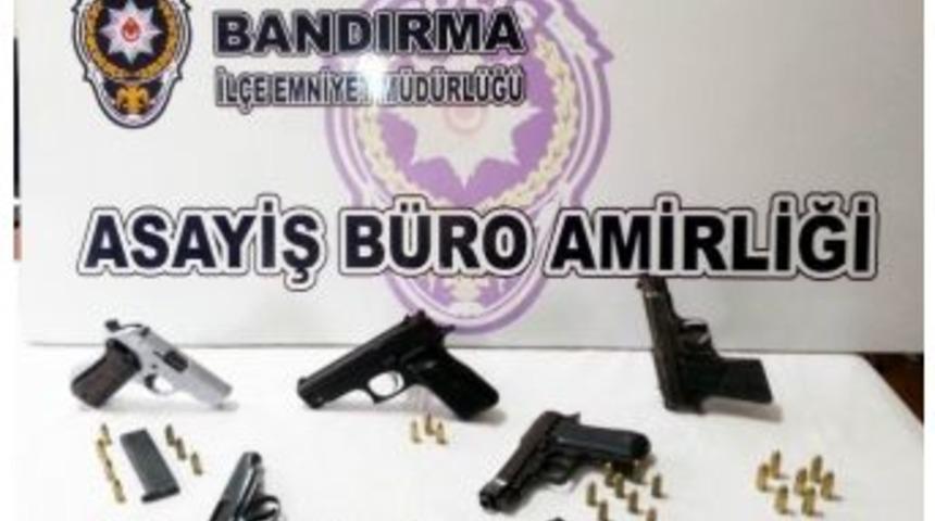 Bandırma&rsquo;da Ruhsatsız Silahlar Ele Ge&ccedil;irildi