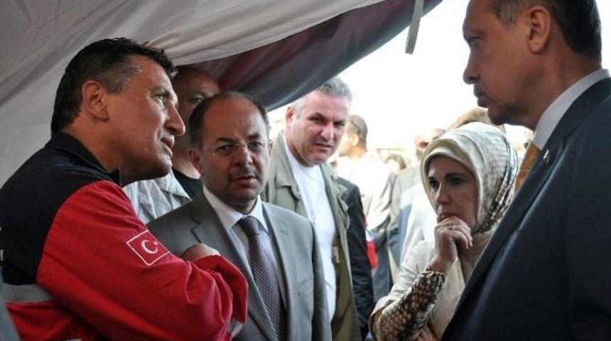 D&uuml;nyada Binlerce Kişiyi Tedavi Eden Coşkun Siyaset Sahnesinde