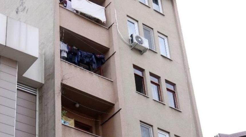 Elektrikli Battaniyeden &Ccedil;ıkan Yangın Korkuttu