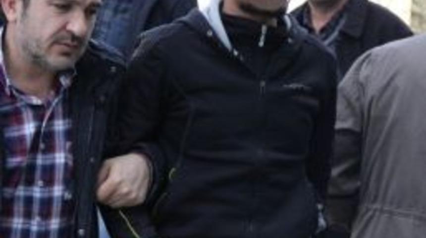 Aldığı Bira Ve Sigaraya Para Vermeyince G&ouml;zaltına Alındı