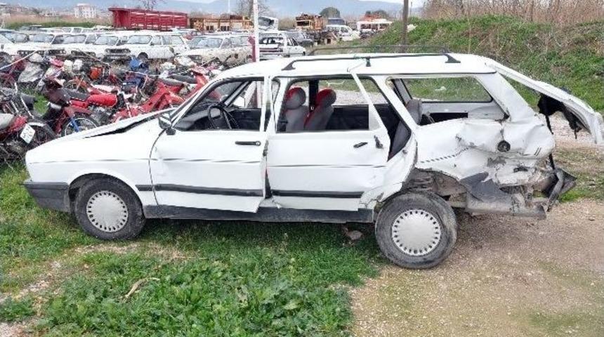 Okul Yolunda Kaza: 1 &Ouml;l&uuml;, 6 Yaralı