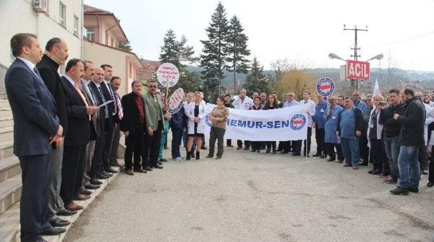 Sağlık-sen Şube Başkanı &Ouml;z, Sağlık &Ccedil;alışanlarına Yıpranma Payı İstedi