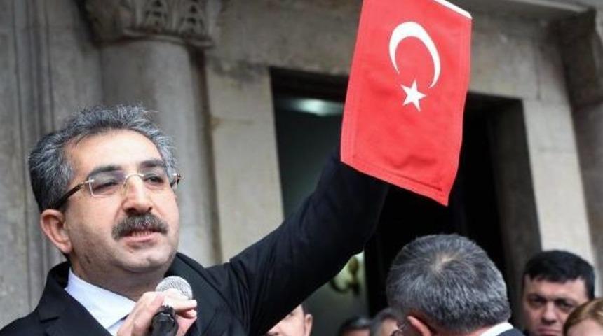 Vali Zahteroğlu, Bolu'dan Ayrılırken G&ouml;zleri Doldu