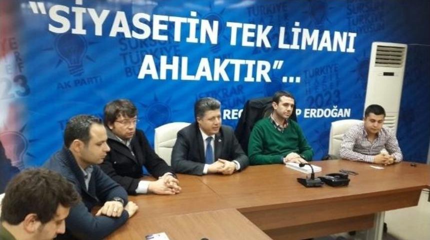 &Ouml;zkan, Ak Partili Gen&ccedil;lerle Biraraya Geldi