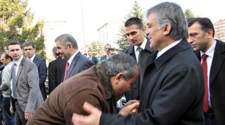 Abdullah G&uuml;l, Babasını Ve Bir Yakınını Hastanede Ziyaret Etti (4)