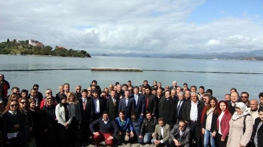 Ak Parti&rsquo; &Ouml;zt&uuml;rk, Fethiye&rsquo;de Partilileriyle Buluştu