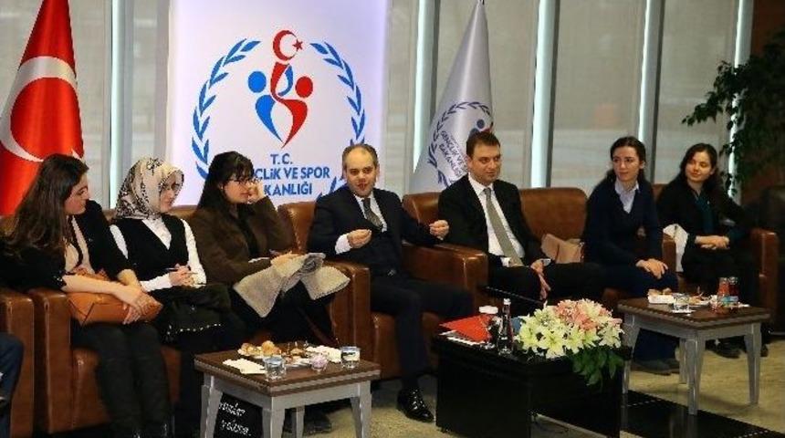 Bakan Kılı&ccedil; &Uuml;niversite &Ouml;ğrencilerini Kabul Etti