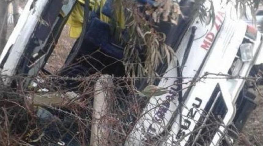 İşçi Servisi Devrildi: 12 Yaralı