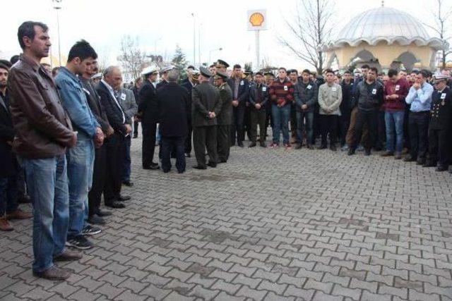 Deniz Astsubay, Sakarya'da Toprağa Verildi