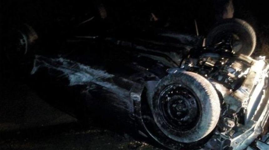 Adıyaman- Malatya Karayolunda, Otomobil Şarampole U&ccedil;tu