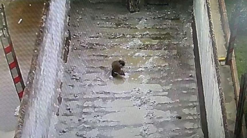 Sansar Tır&rsquo;ın Dorsesine Girdi