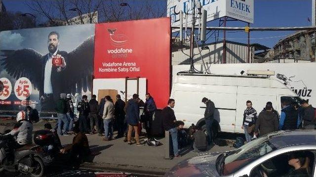 Beşiktaşlı Taraftardan Liverpool Mücadelesi İçin Bilet Nöbeti