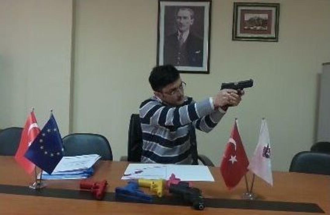 Bu Silahlar Bayanları Cezbedecek