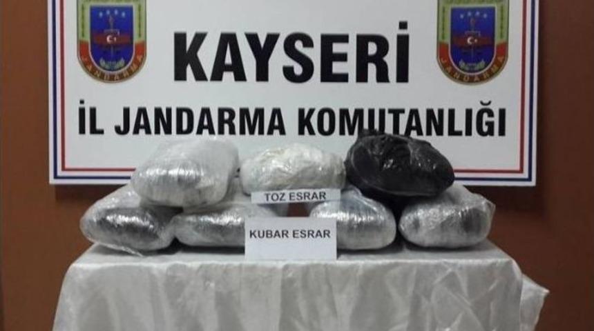 Trende Uyuşturucu Sevkıyatına Jandarma Engeli